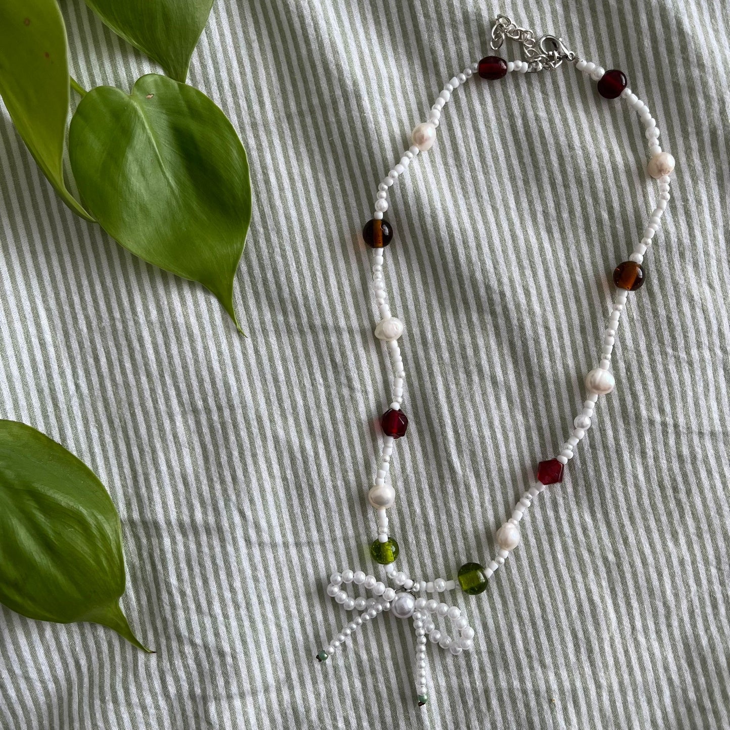 Pearl Bow Beaded Necklace